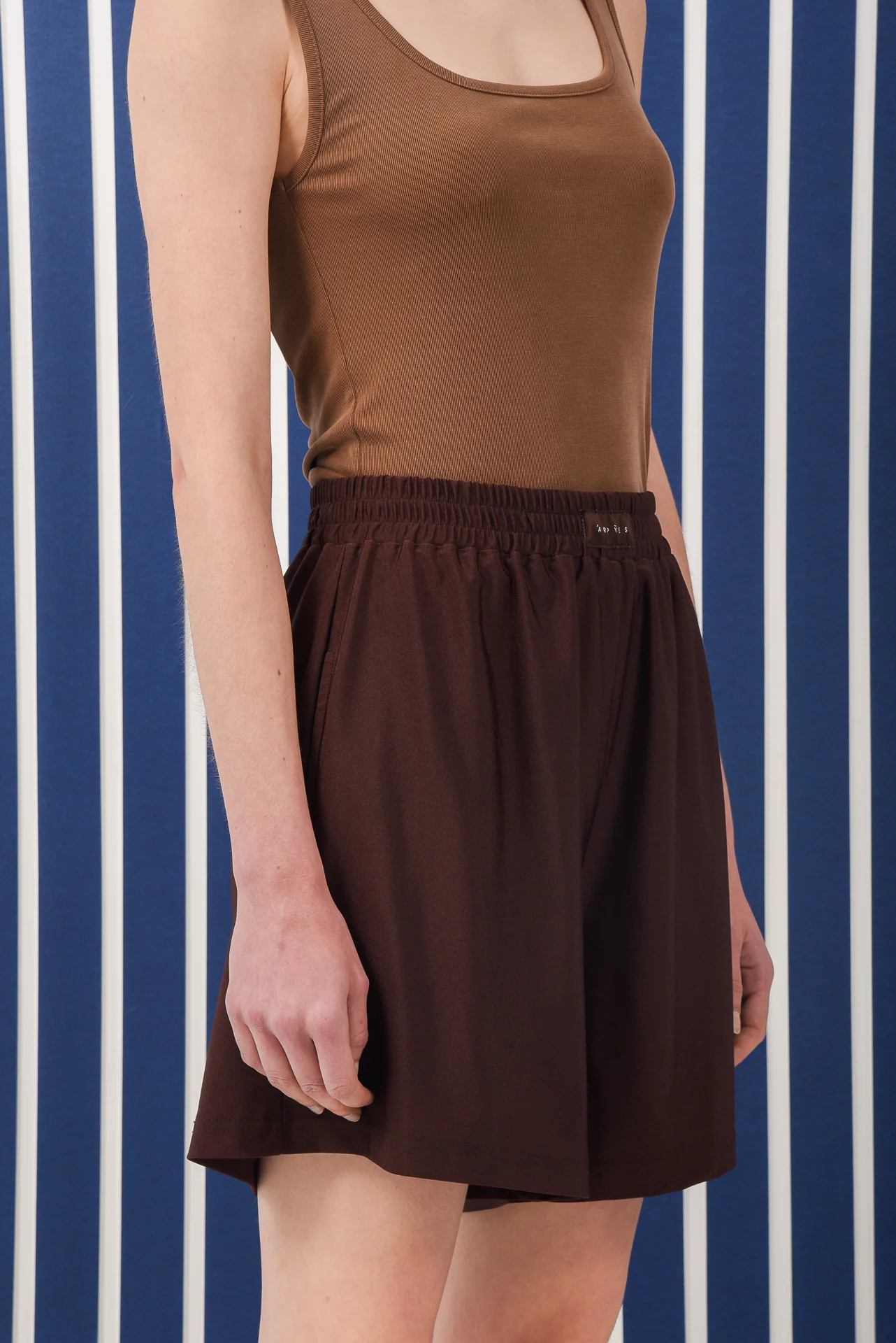 PEAK SHORTS BROWN - Image 2